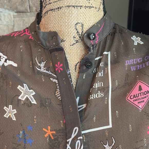 Vilagallo Edina sheer hidden button puff long sleeve Ski You Later blouse skiing - Picture 3 of 16